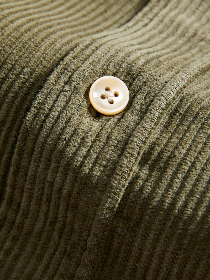Lobo Button-Up Shirt in Olive