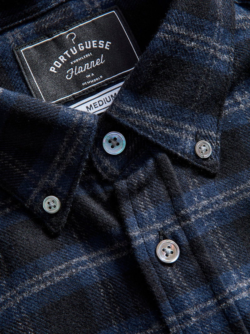 Cachal Button-Up Shirt in Dark Navy