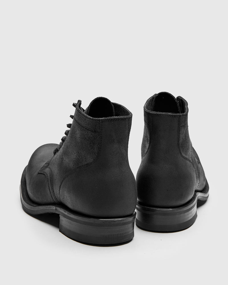 Service Boot 310 in Black Waxy Commander