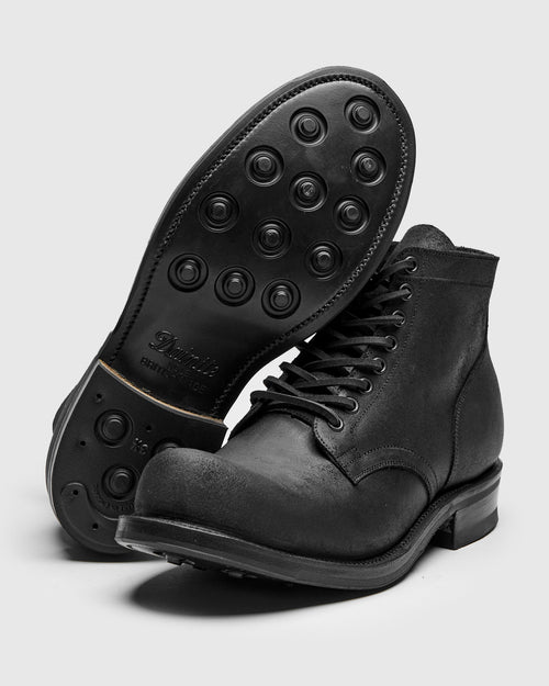 Service Boot 310 in Black Waxy Commander