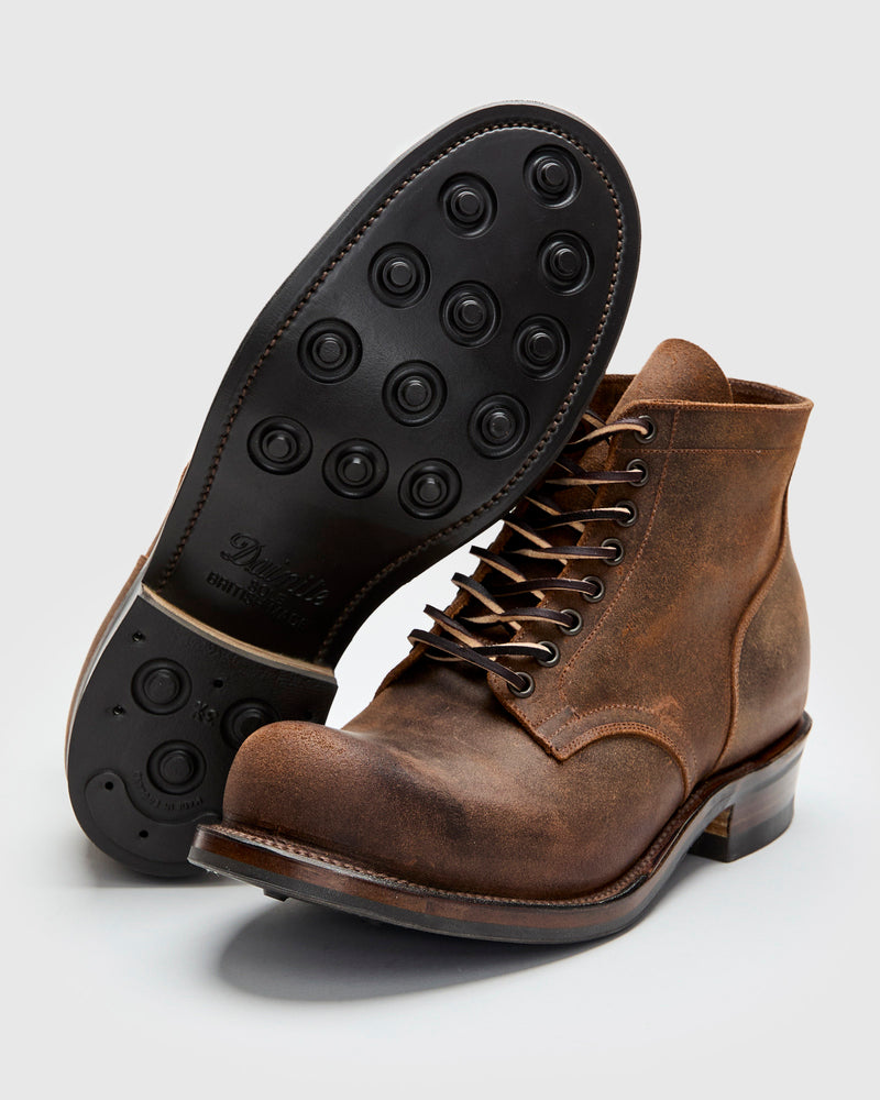 Service Boot 310 in Urban Brown Waxy Commander