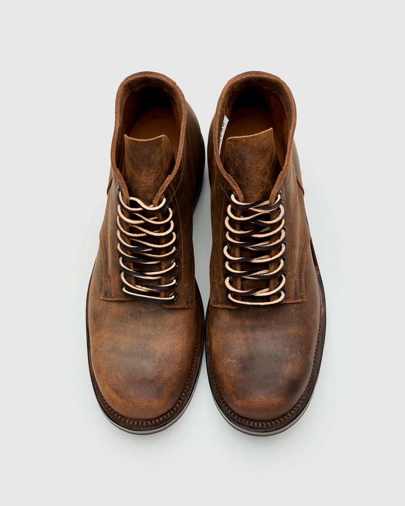 Service Boot 310 in Urban Brown Waxy Commander