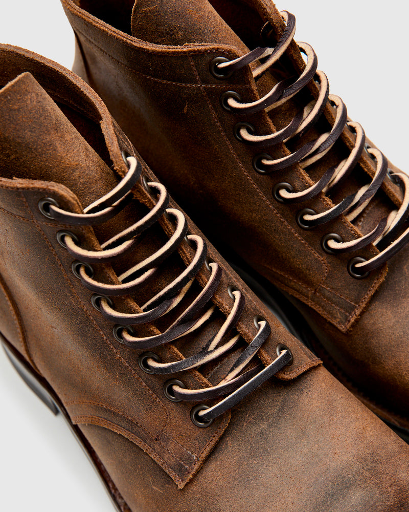 Service Boot 310 in Urban Brown Waxy Commander
