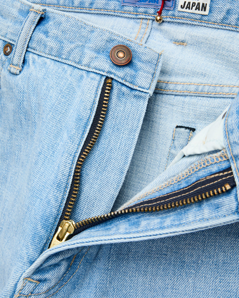 "Worn Out" Selvedge Denim in Straight Fit