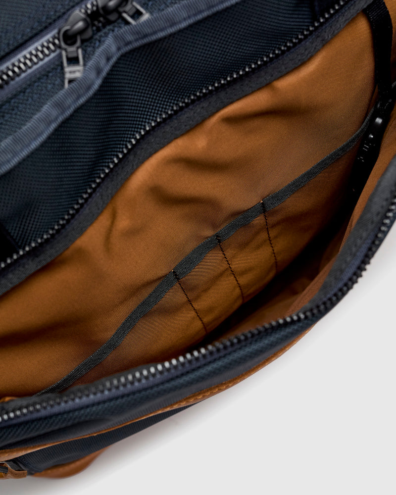 Explorer 2-Way Tote Bag in Navy