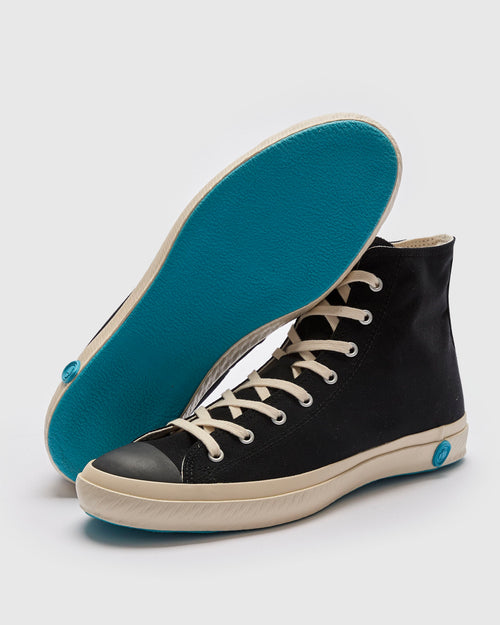 01JP High Top Sneaker in Black