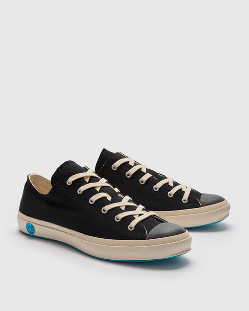 01JP Low Top Sneaker in Black
