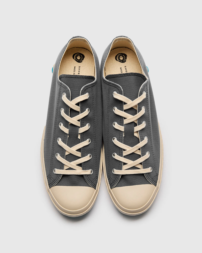 01JP Low Top Sneaker in Grey