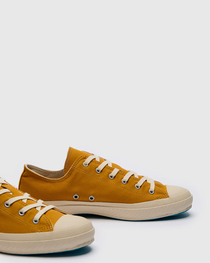 01JP Low Top Sneaker in Mustard