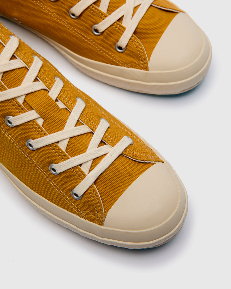 01JP Low Top Sneaker in Mustard