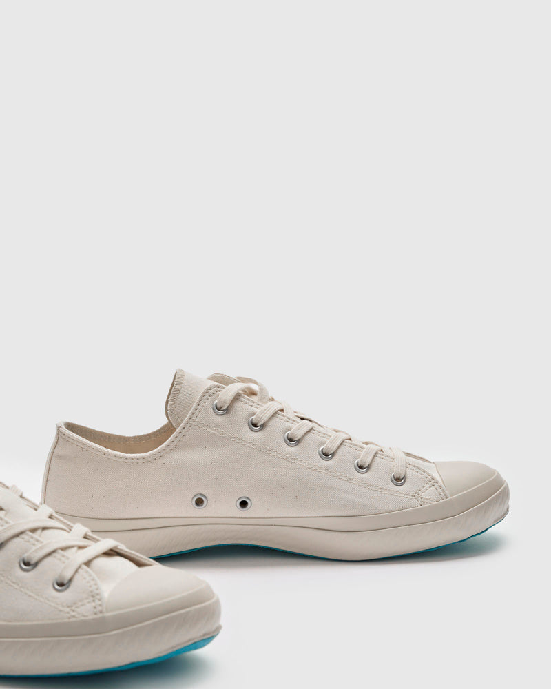 01JP Low Top Sneaker in White