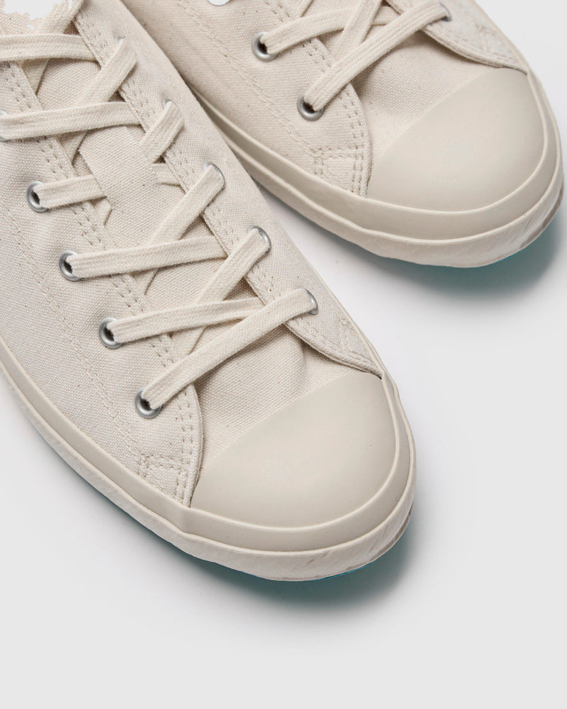 01JP Low Top Sneaker in White