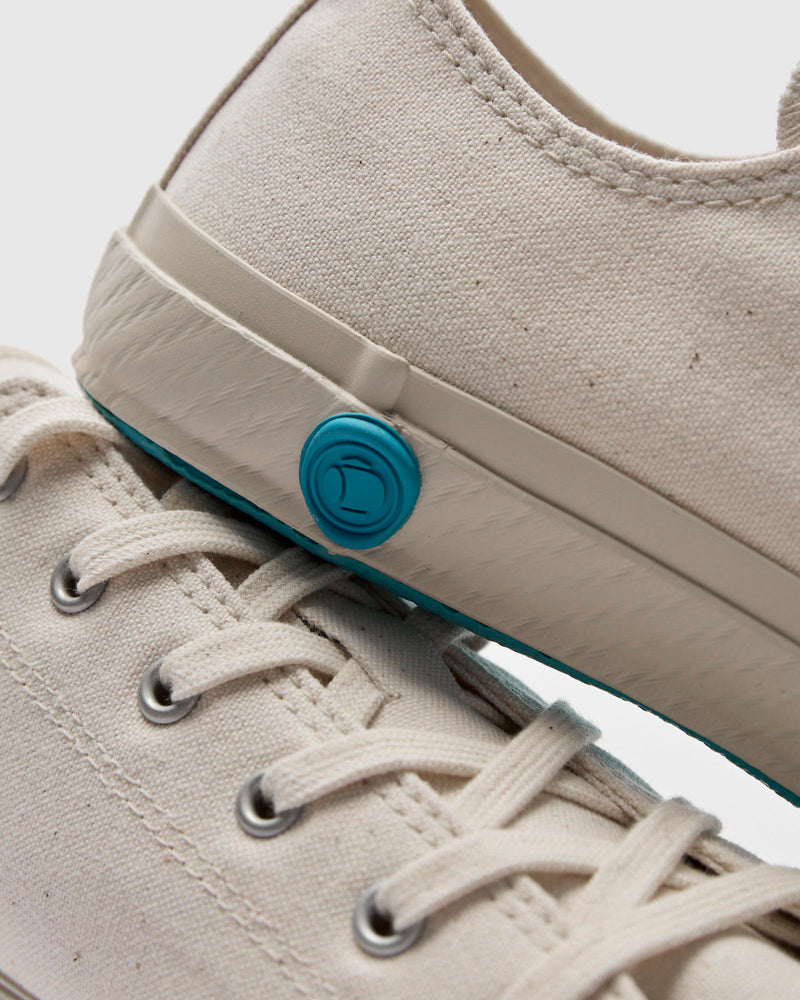01JP Low Top Sneaker in White