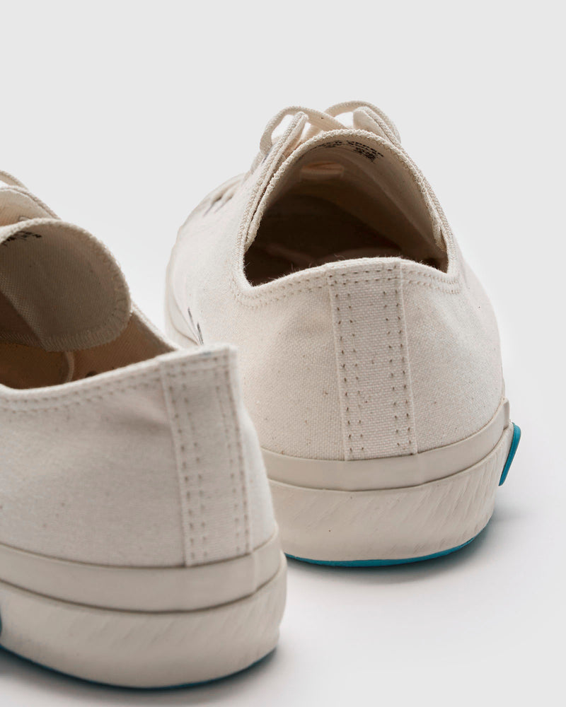 01JP Low Top Sneaker in White