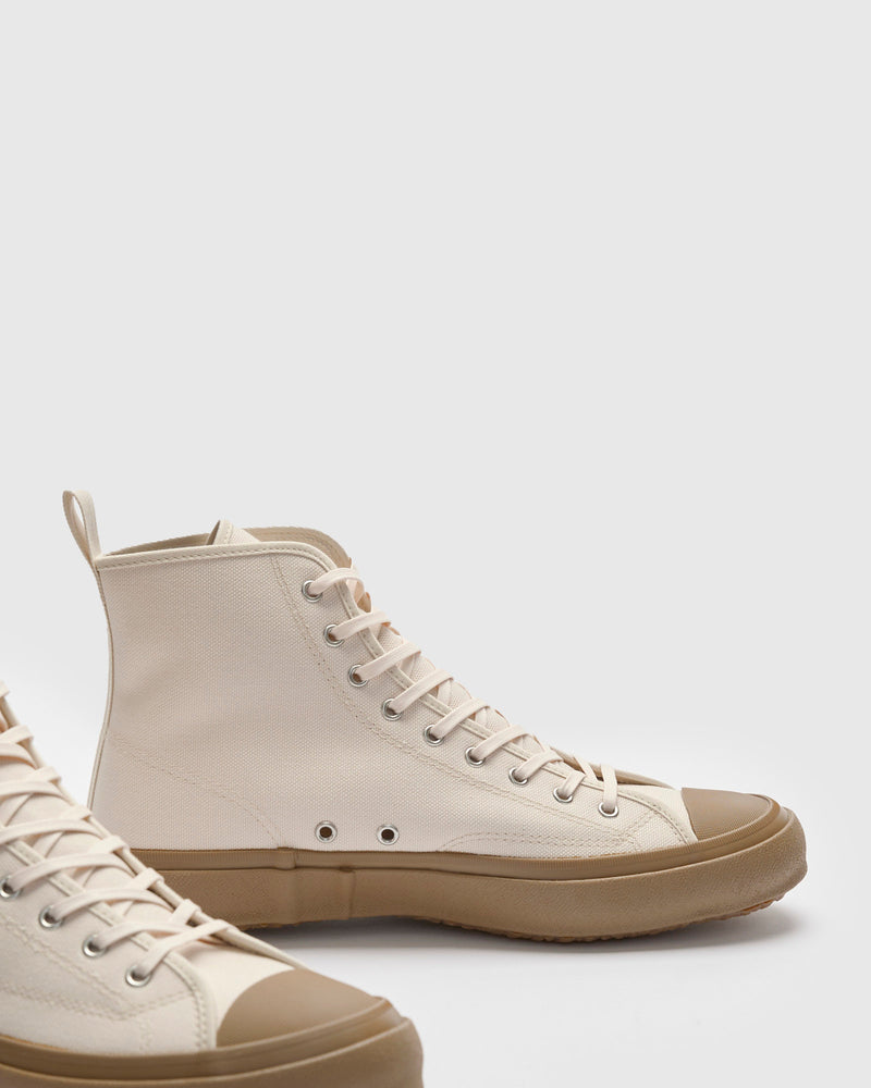 Hi Basket Sneaker in Natural
