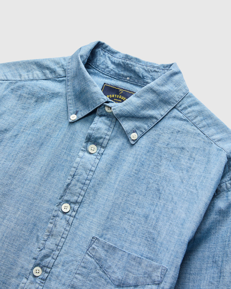 Chambray Button-Up Shirt in Blue