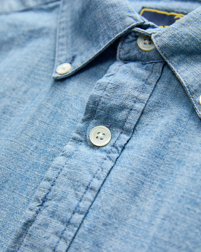 Chambray Button-Up Shirt in Blue