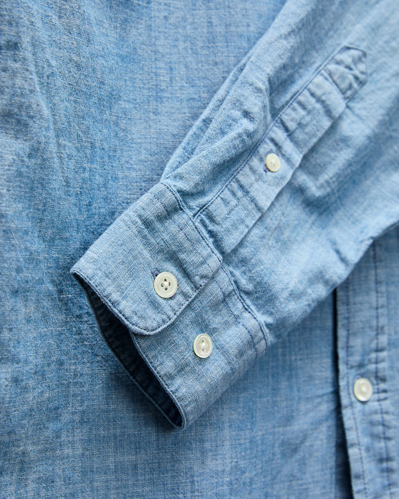 Chambray Button-Up Shirt in Blue