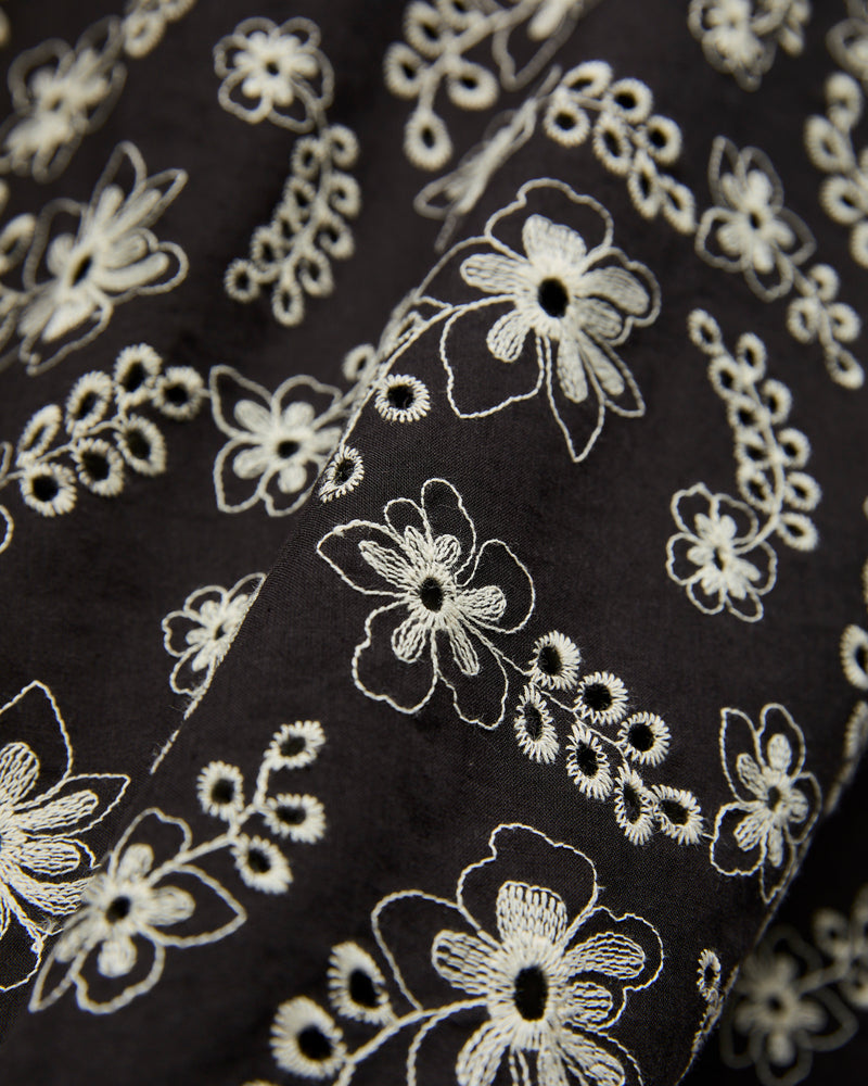Folclore 4 Embroidery Shirt in Black