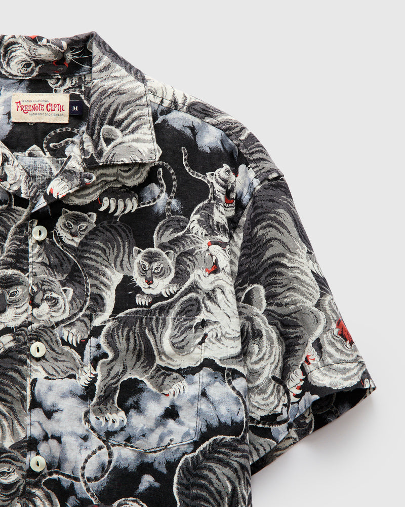 Hawaiian Shirt in Black Tiger