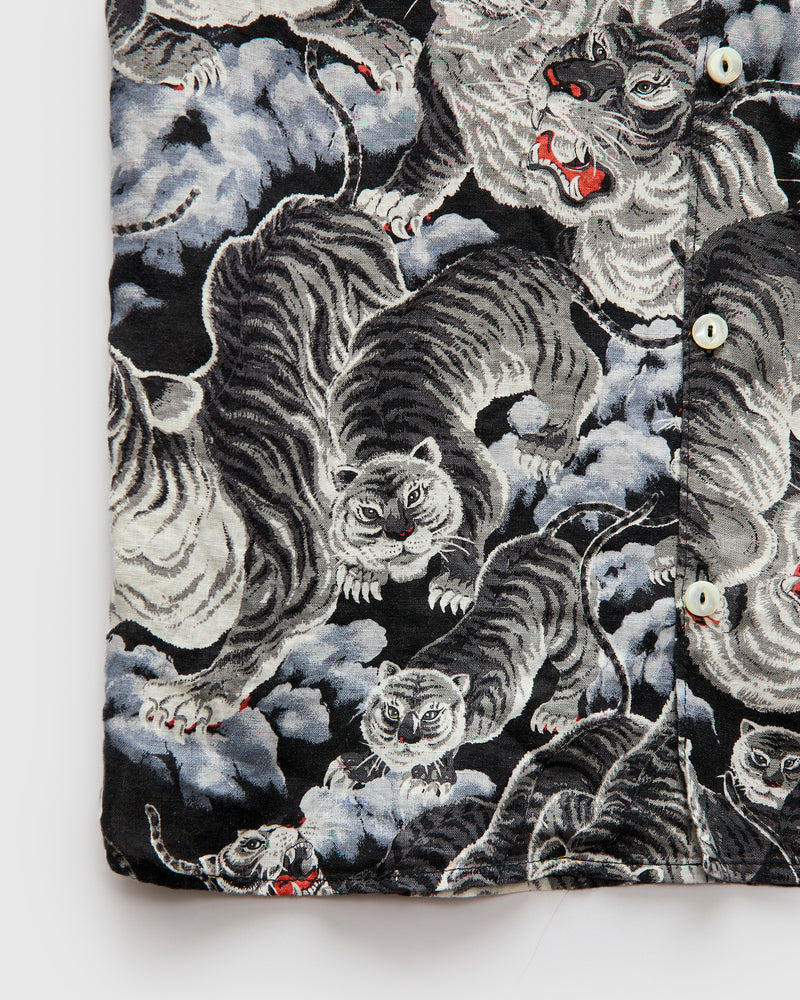 Hawaiian Shirt in Black Tiger