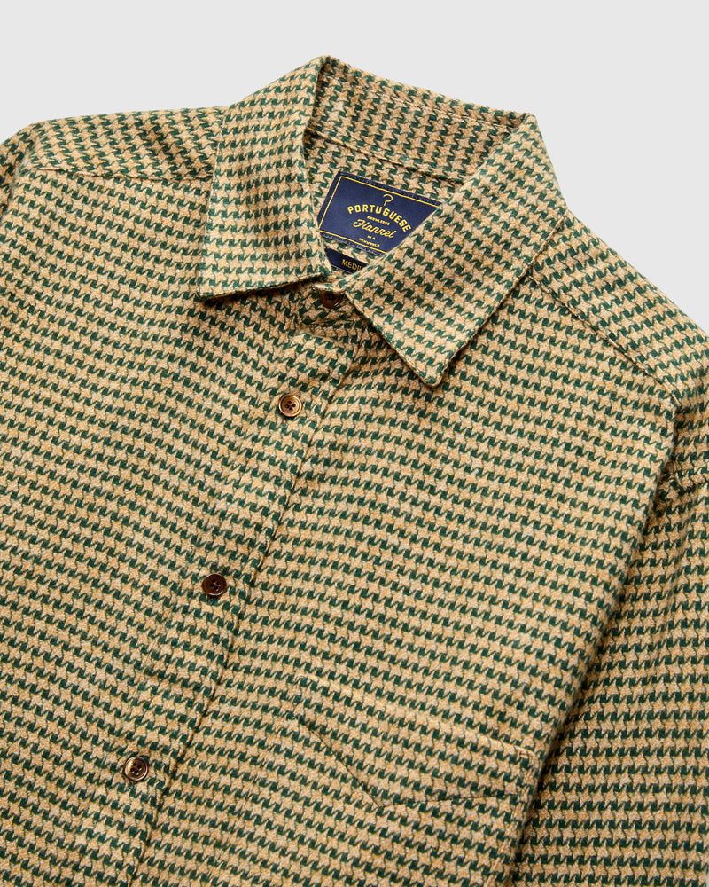 Abstract Pied Poule Button-Up Shirt in Green