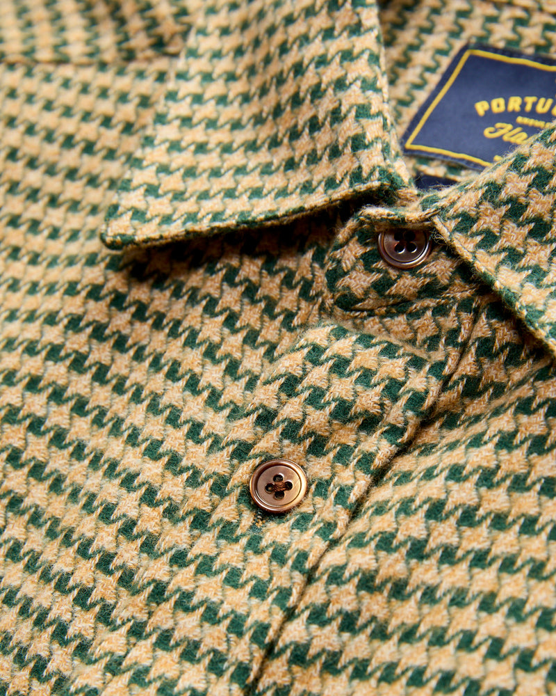 Abstract Pied Poule Button-Up Shirt in Green
