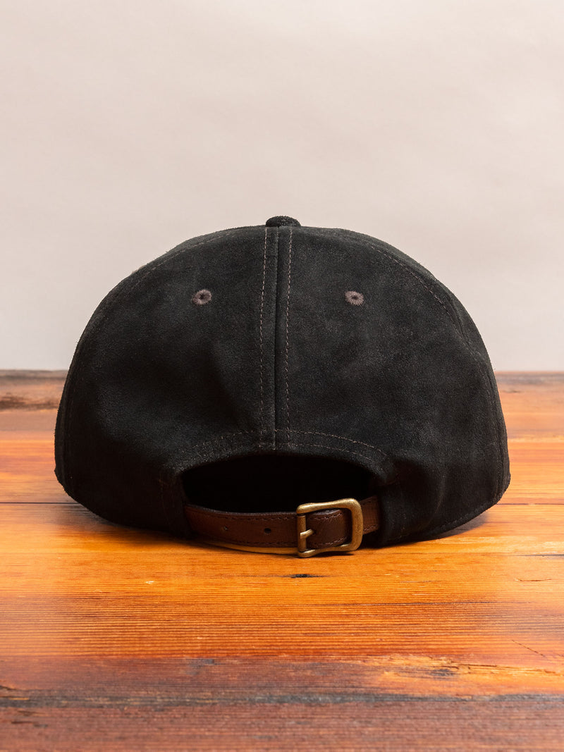 Suede Baseball Cap in Black